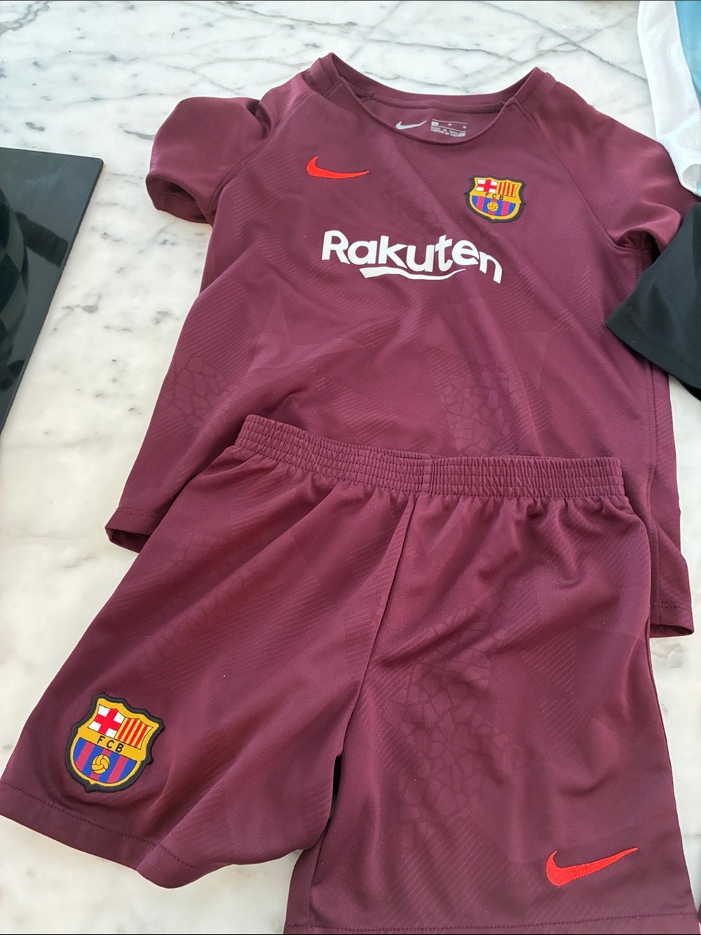 Nike Boys Barcelona Maroon Soccer Top and Shorts Set M